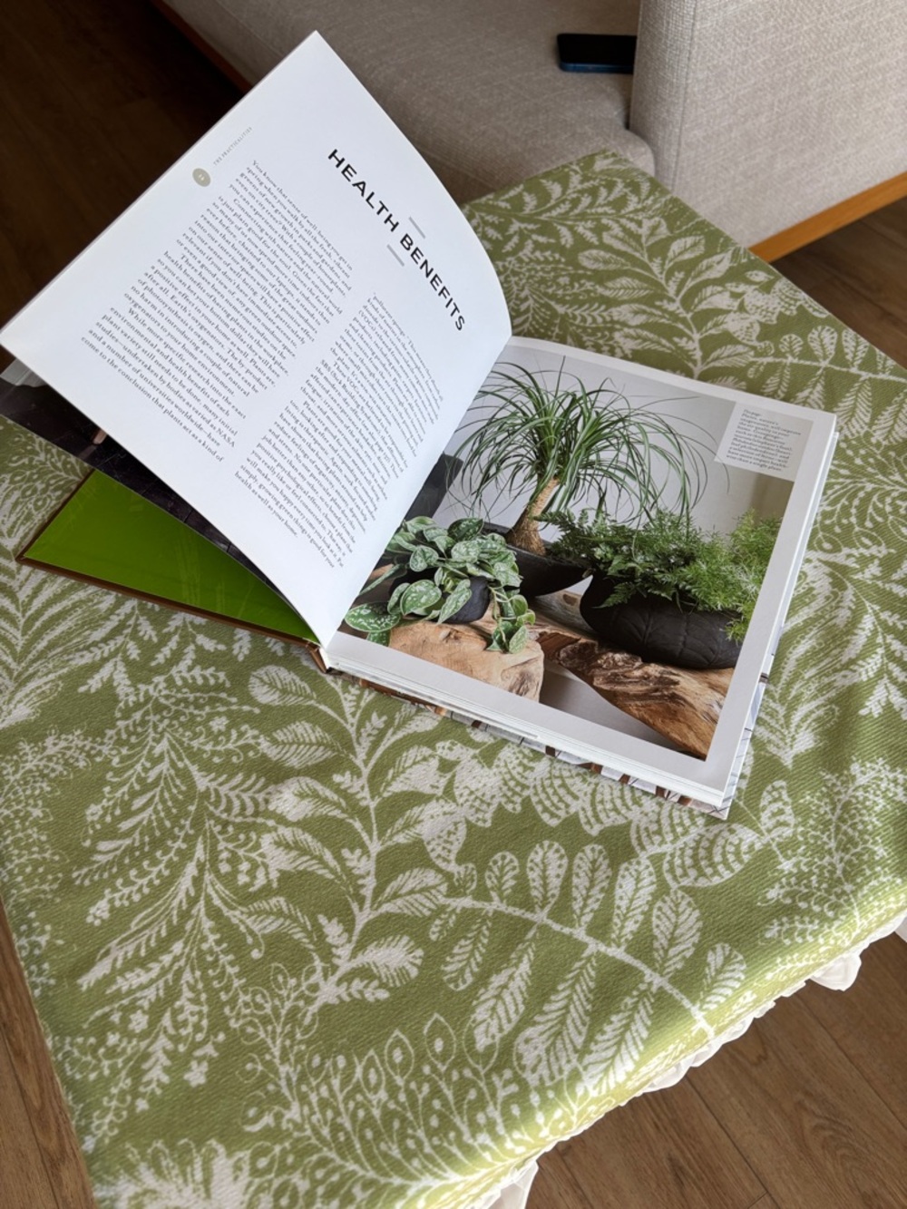 Green Botanical Print Ruffled Tablecloth